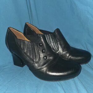 Earthies Black Leather Retro Vintage Style Heels